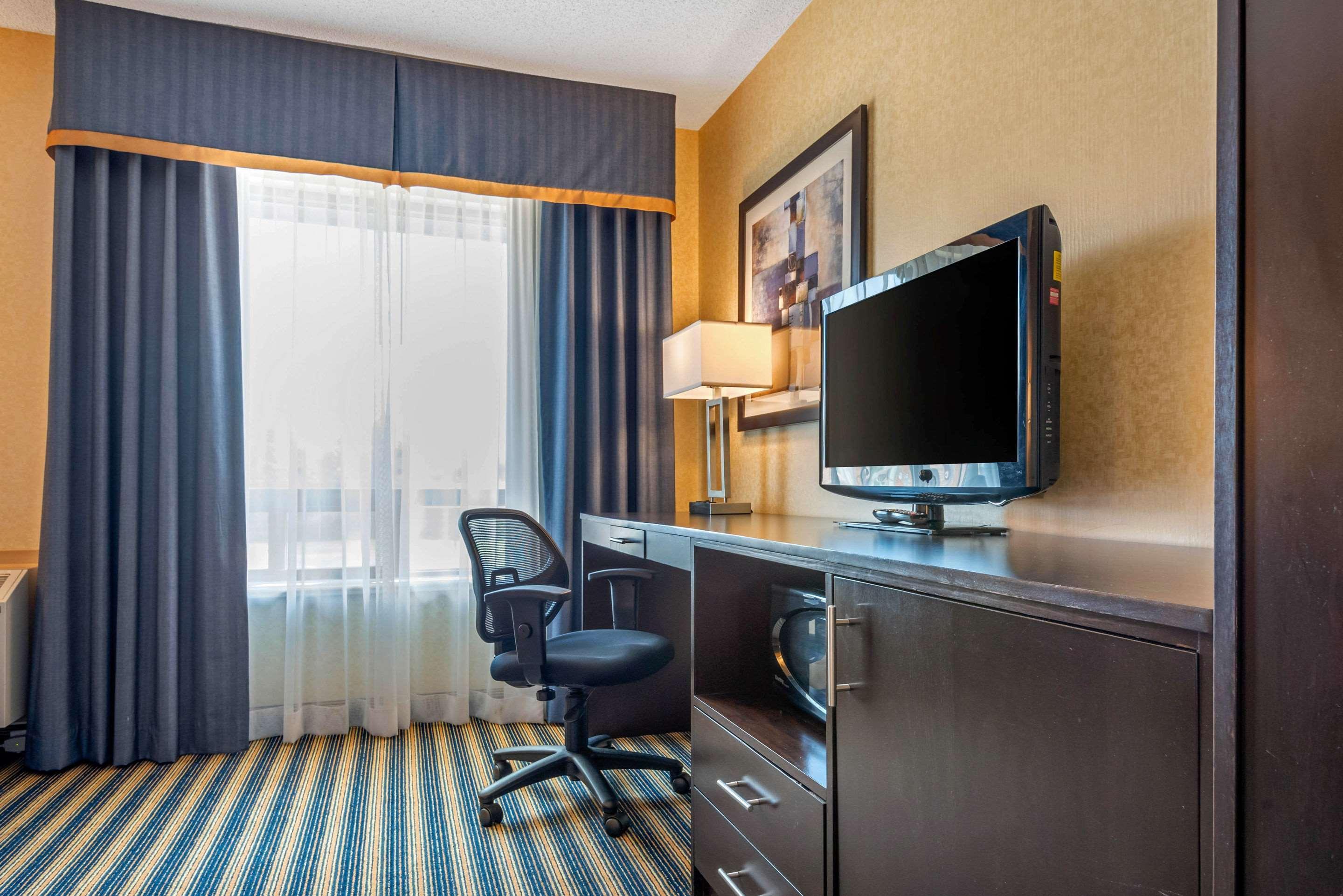Comfort Inn Saint Thomas Zewnętrze zdjęcie